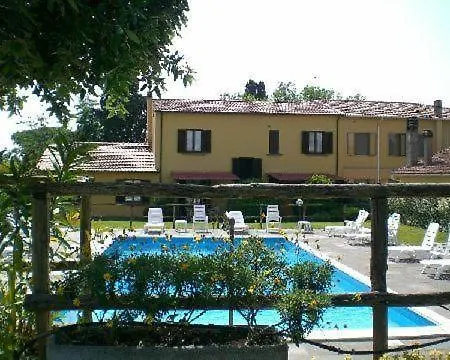 No, 1 Apartman Cecina